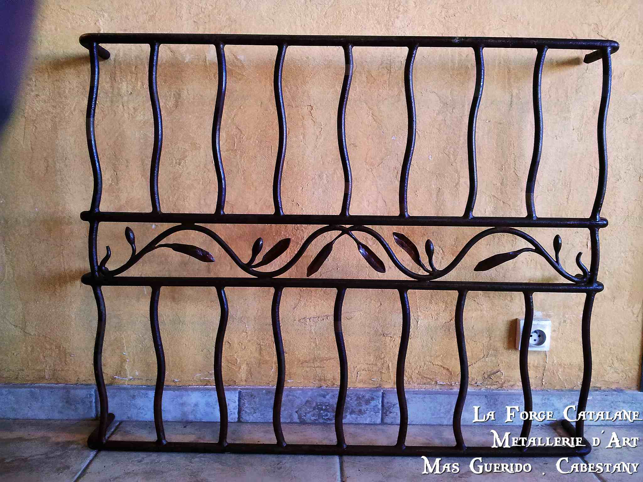 Grille protection type provencal rameau olivier travail chaud 9 forge catalane.jpg